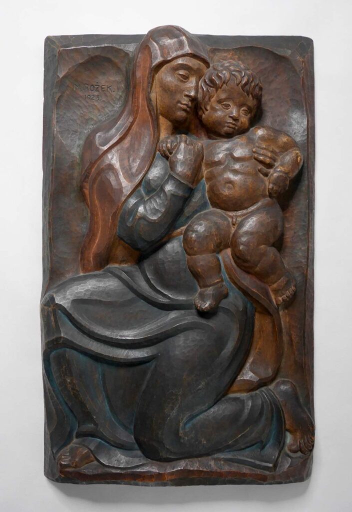 płaskorzeźba drewniana Madonna z dzieciątkiem